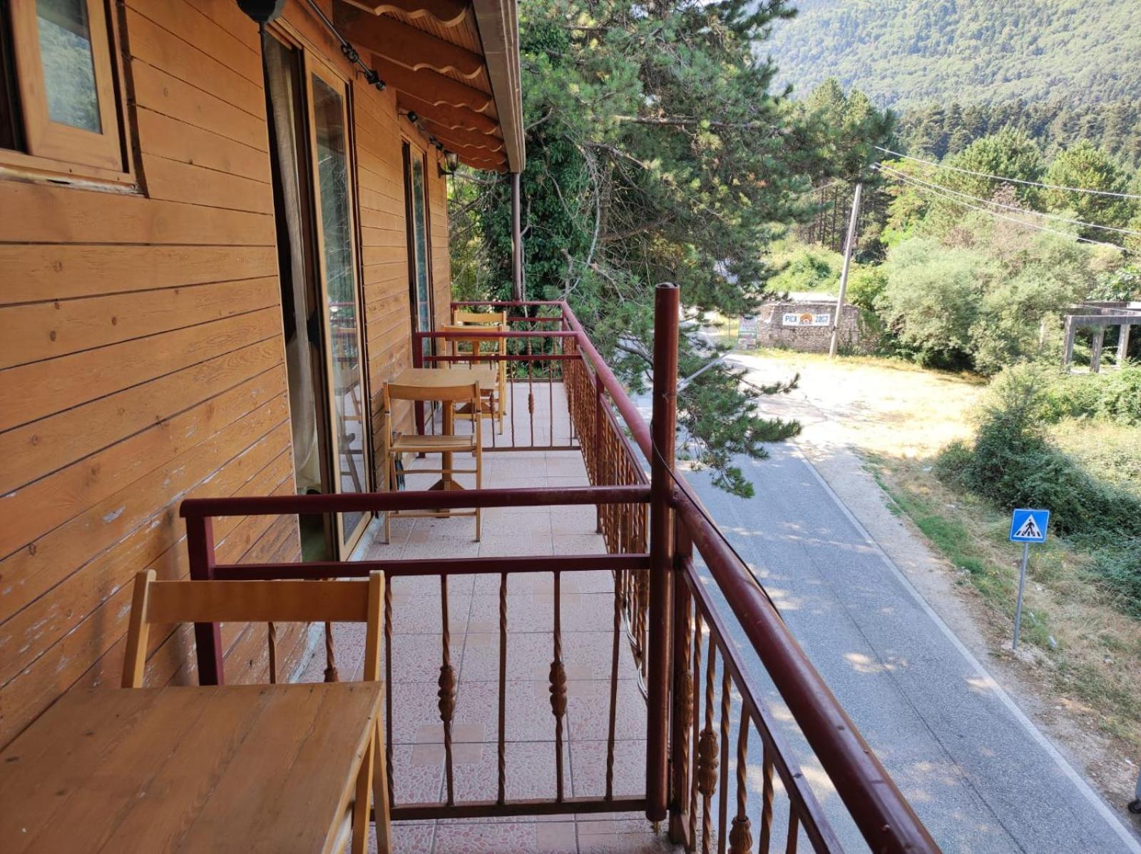 Hotel Toni Llogora Dukat Bagian luar foto