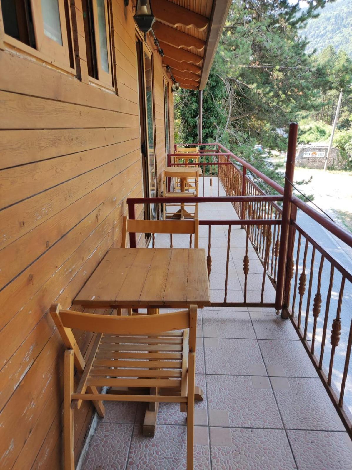 Hotel Toni Llogora Dukat Bagian luar foto