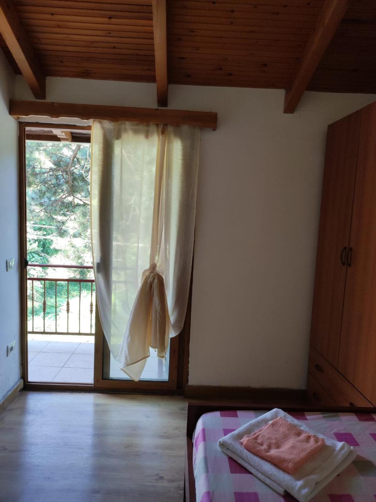 Hotel Toni Llogora Dukat Bagian luar foto
