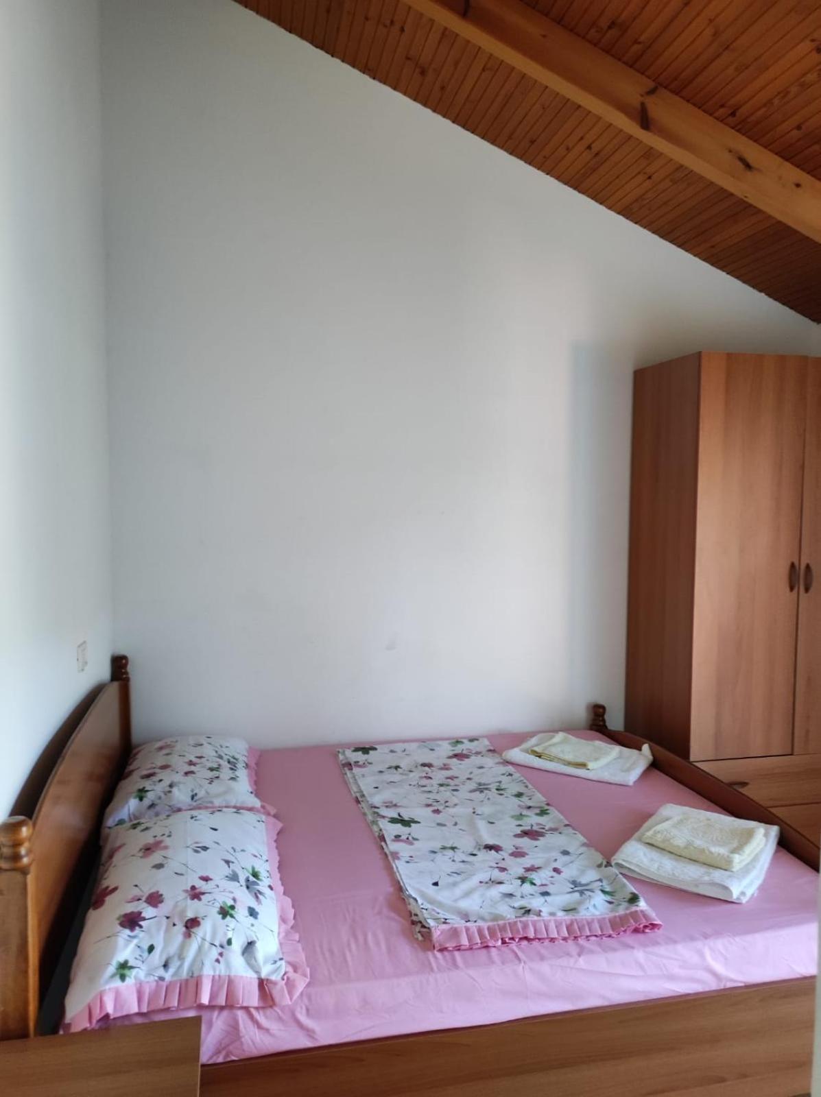 Hotel Toni Llogora Dukat Bagian luar foto